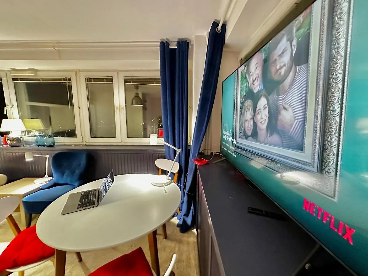 Sawa 5 Metro Wifi 70'Tv Netflix Hbo Disney+ Appletv+ وارسو 0*,